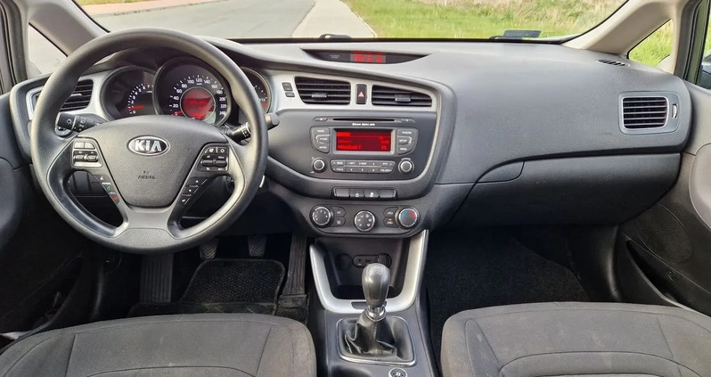 Kia Ceed cena 33400 przebieg: 133000, rok produkcji 2015 z Bielawa małe 191